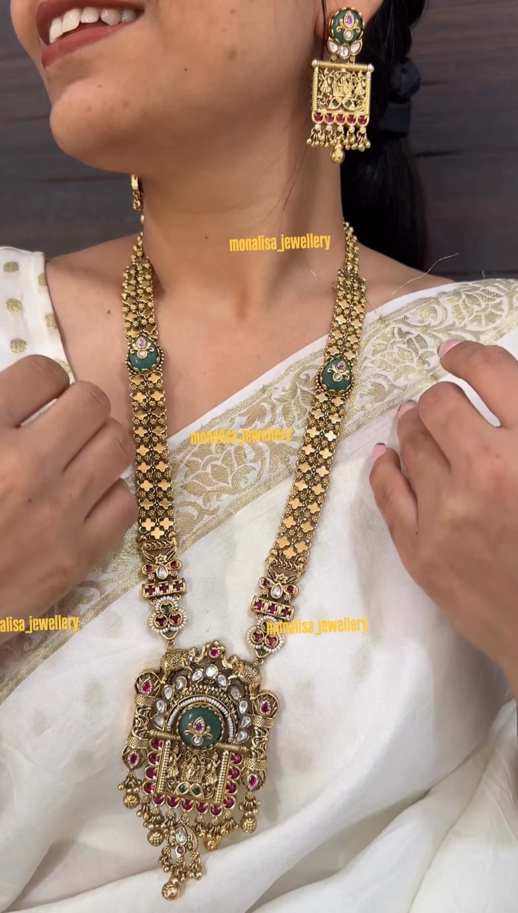 Hiranya Antique Designer Necklace Set
