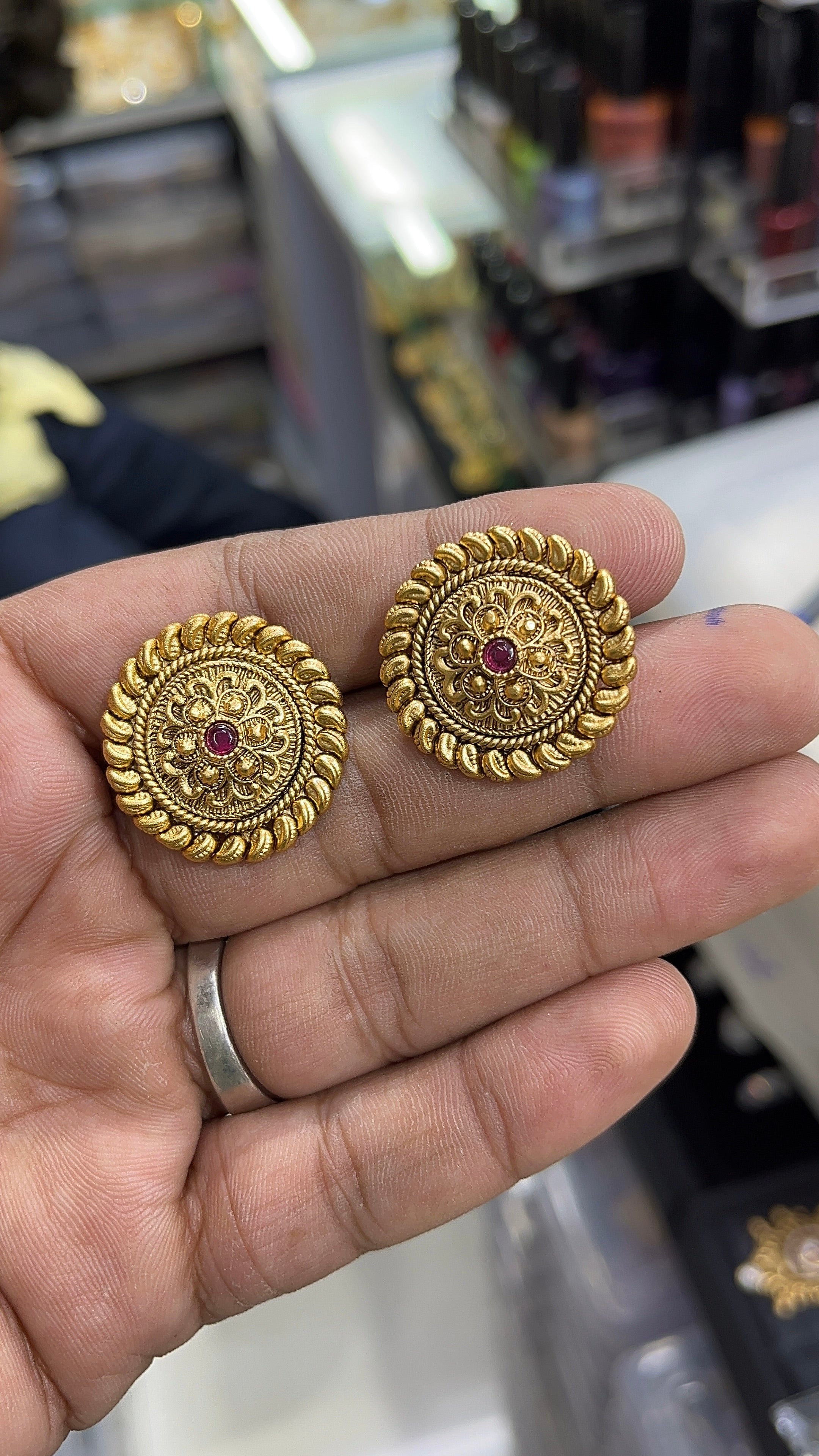 Ria Antique Designer studs
