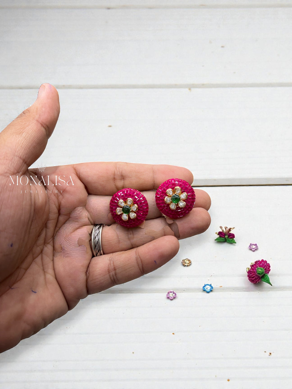 Orya Invisible Round Designer studs