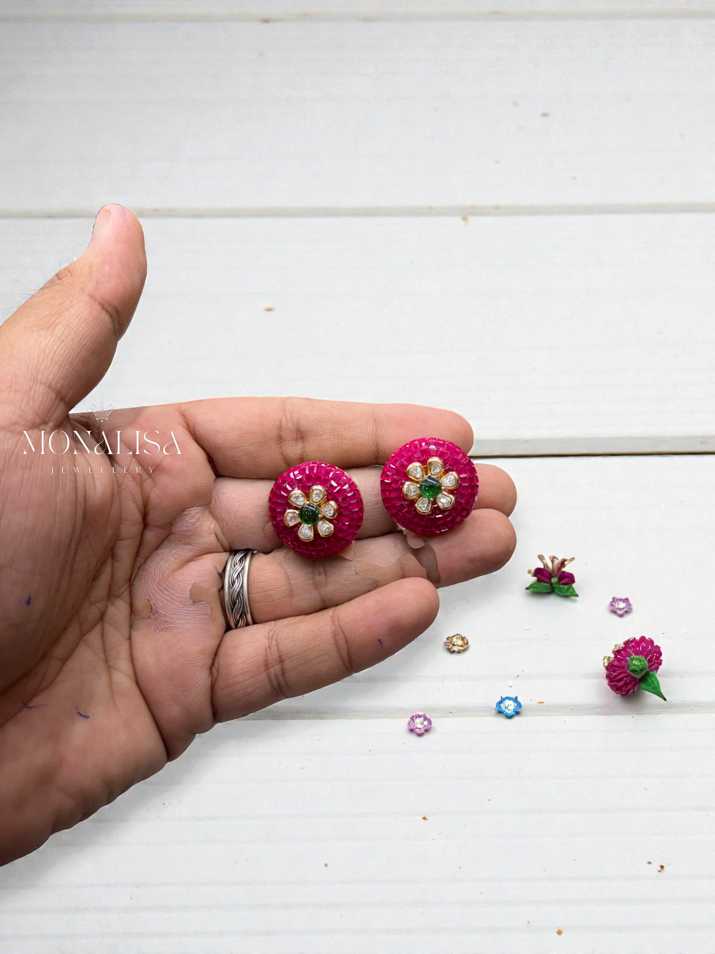 Orya Invisible Round Designer studs