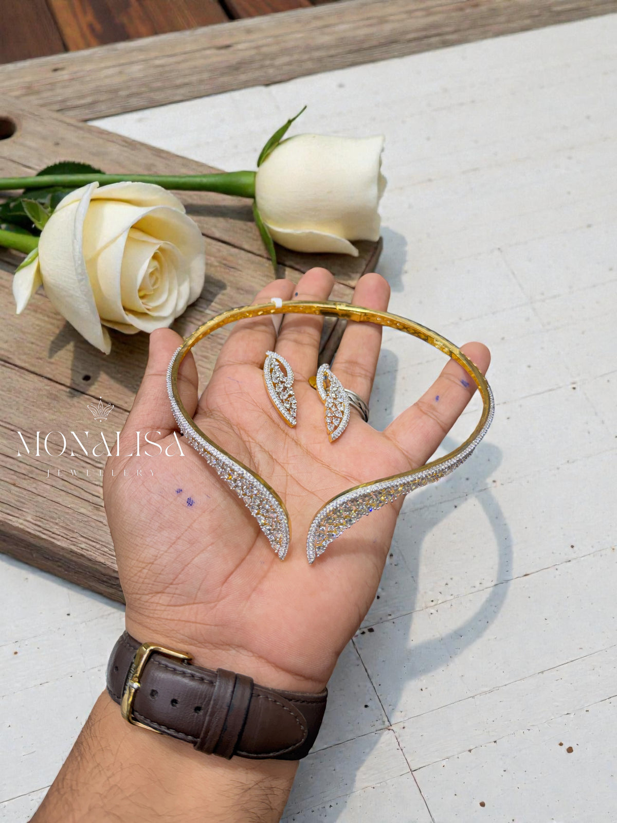 Vinara golden Diamond Hasli Necklace Set