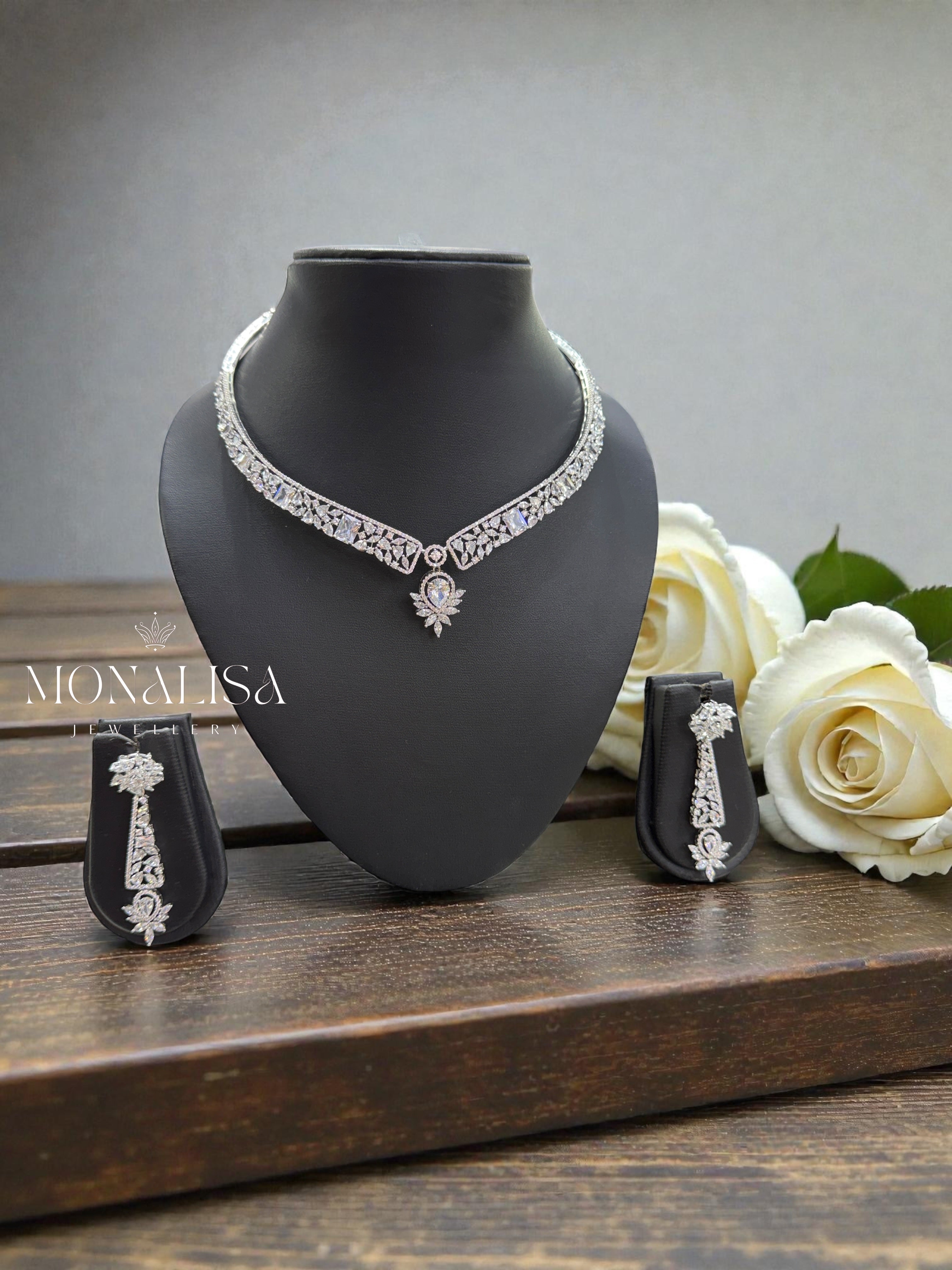 Mayira Diamond Hasli Necklace Set