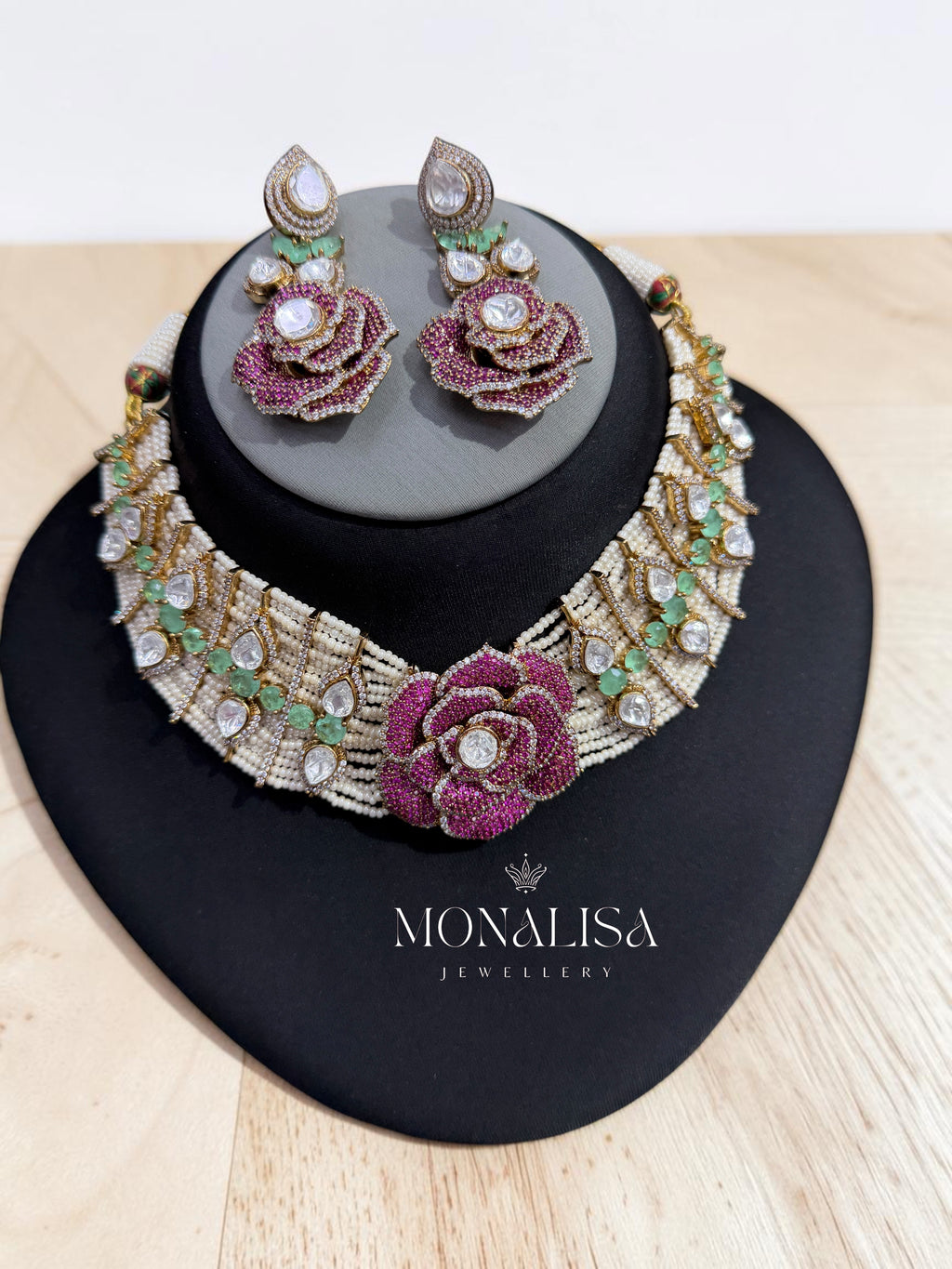 Snehja Statement Necklace Set