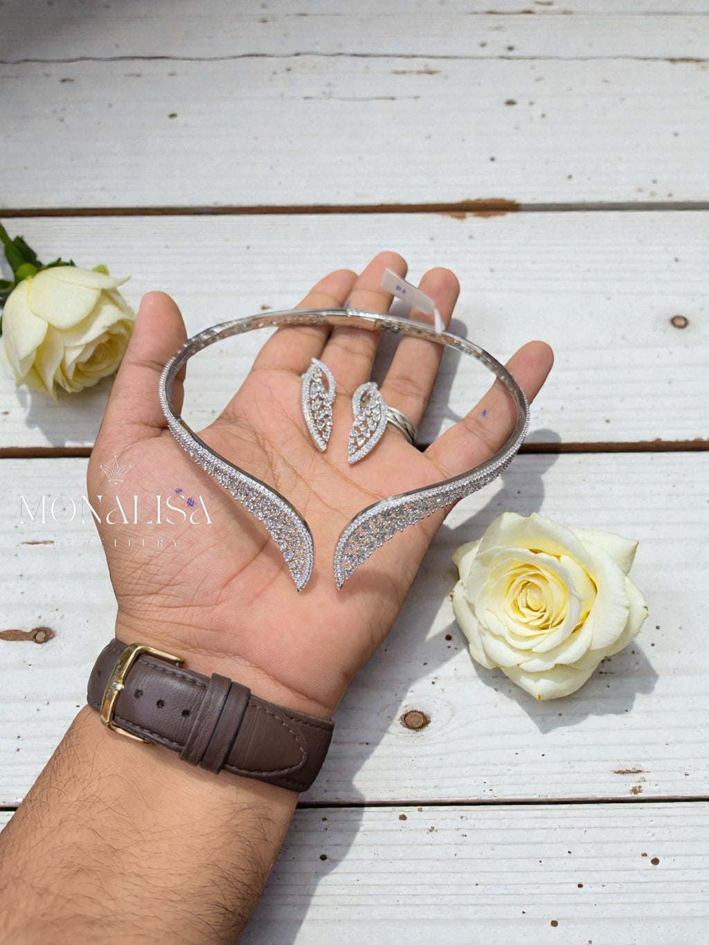 Vinara silver Diamond Hasli Necklace Set