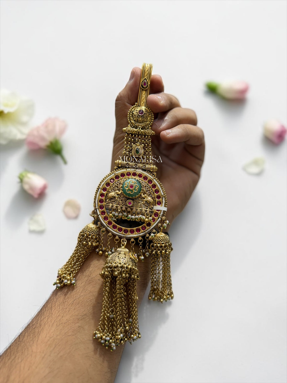 Saanvi Antique Designer Challa