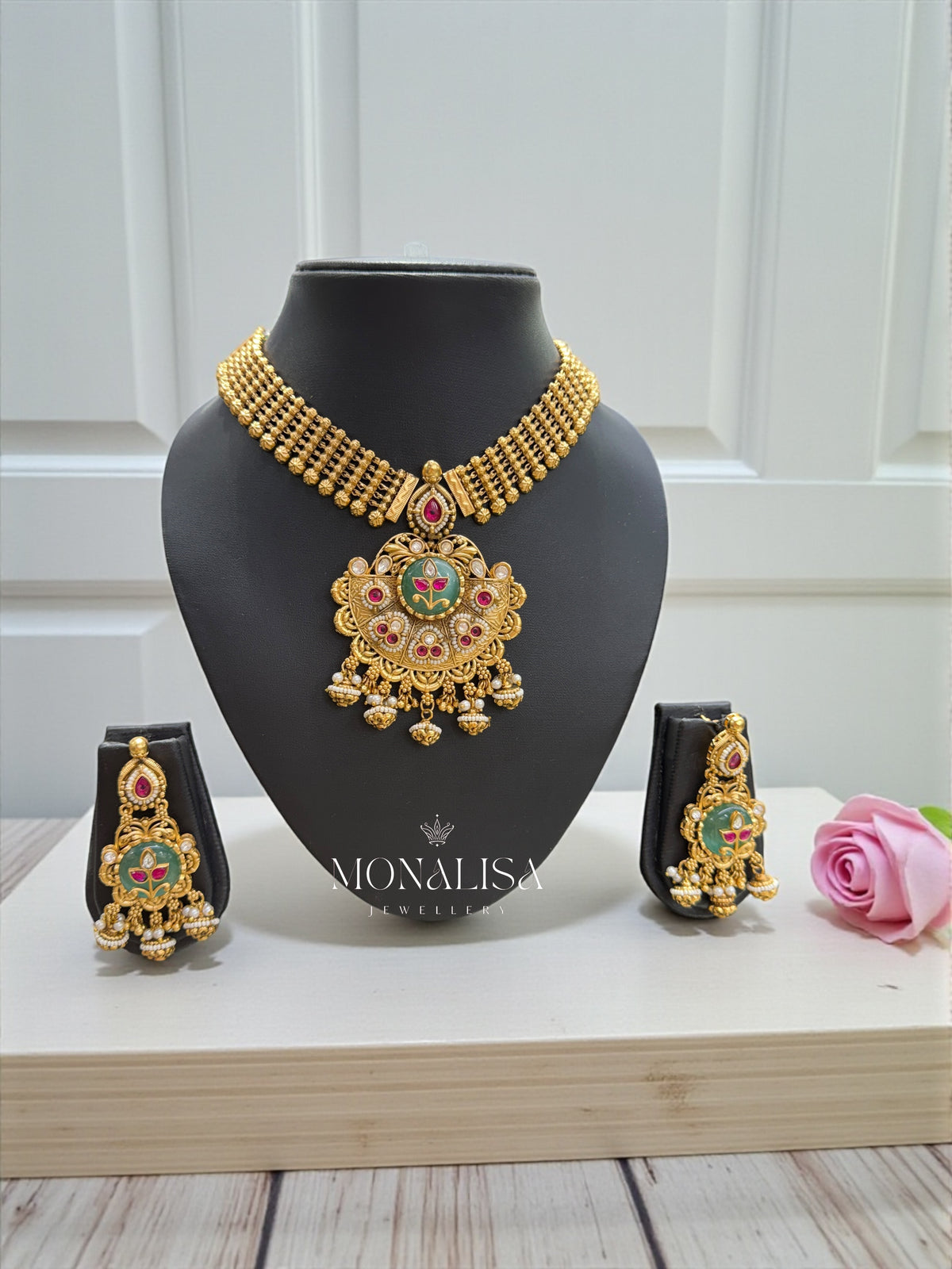 Kitvikaa Antique designer Necklace Set