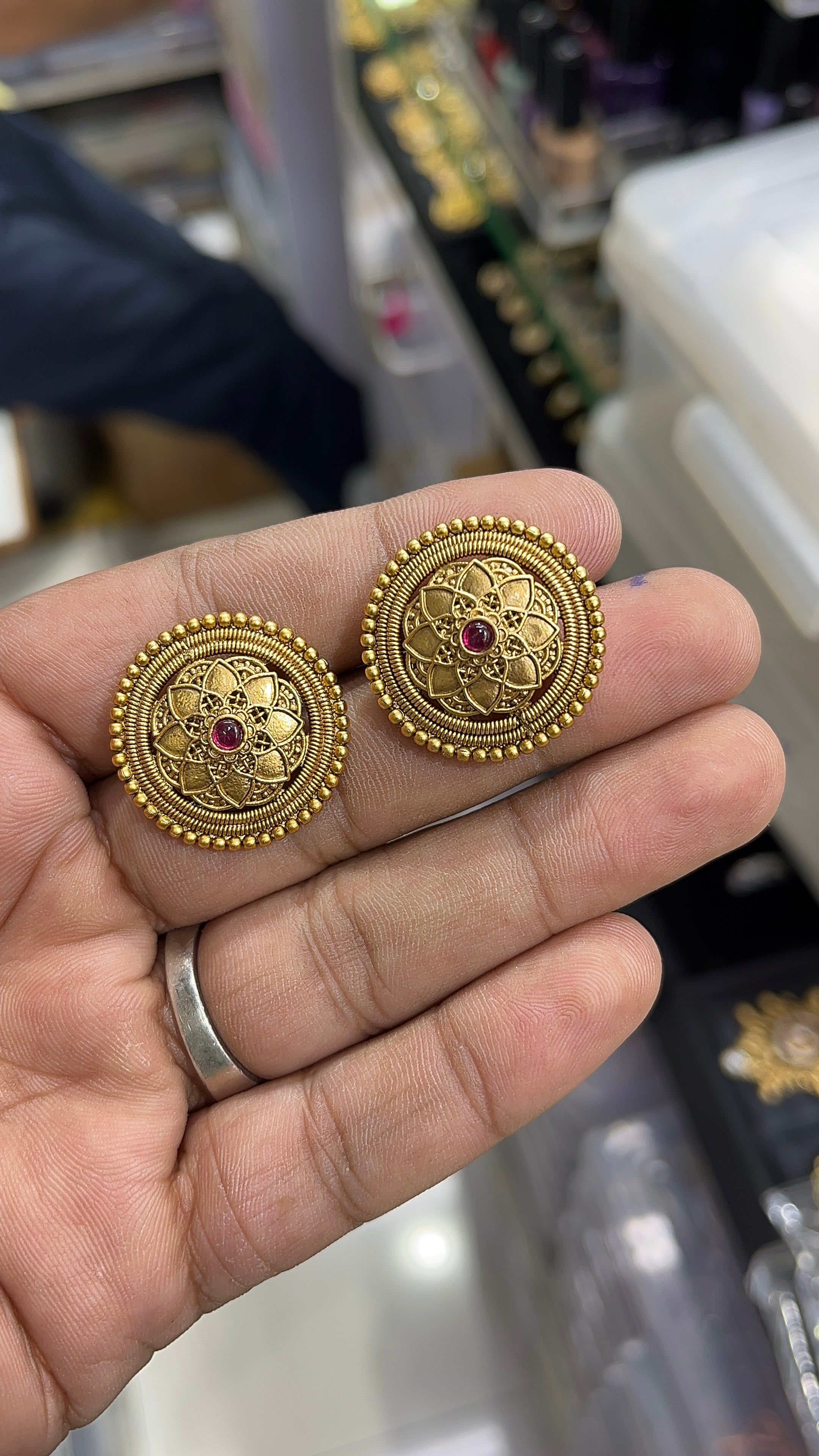 Sia Antique Designer studs