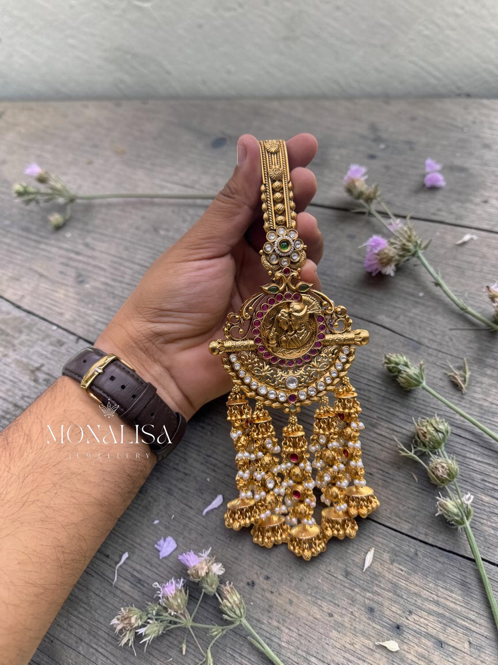 Maanvi Antique Designer Challa