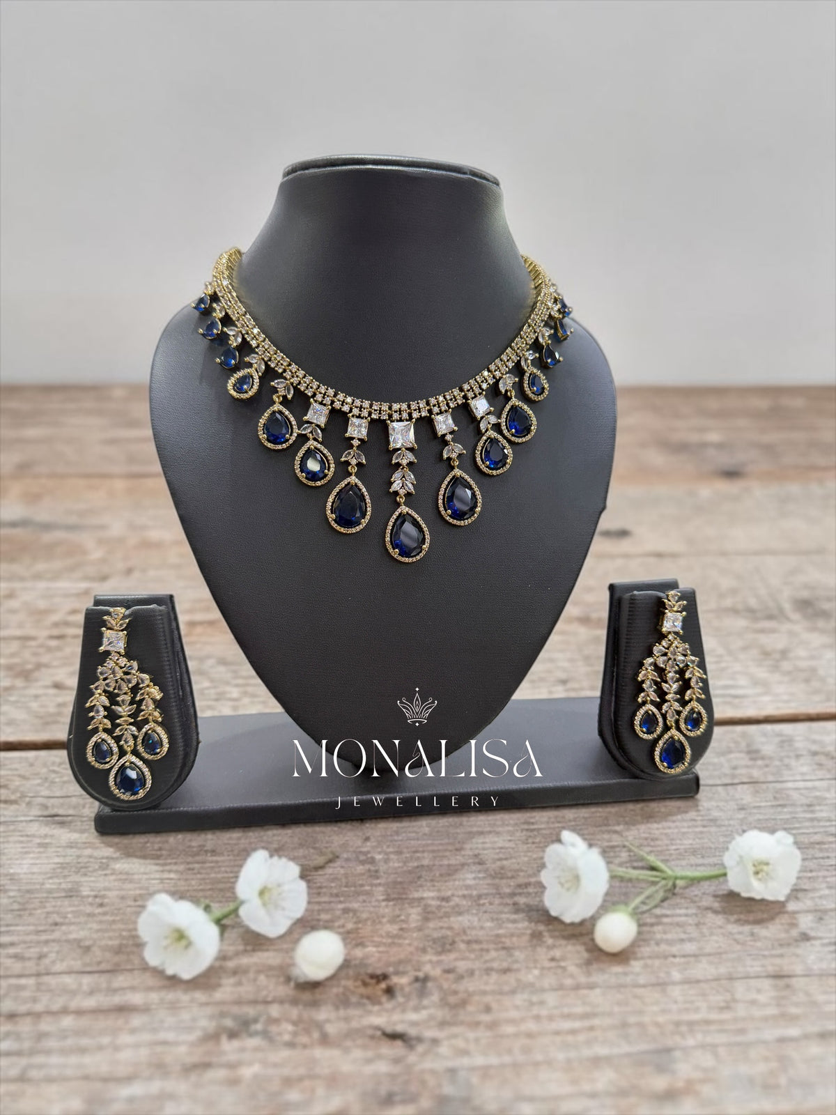 Sparkling Designer Necklace Set