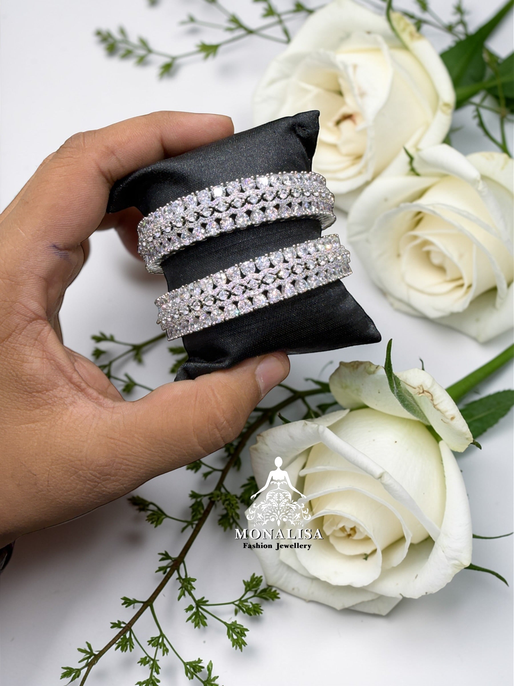 Tarvi A.D Diamond Designer Bangles