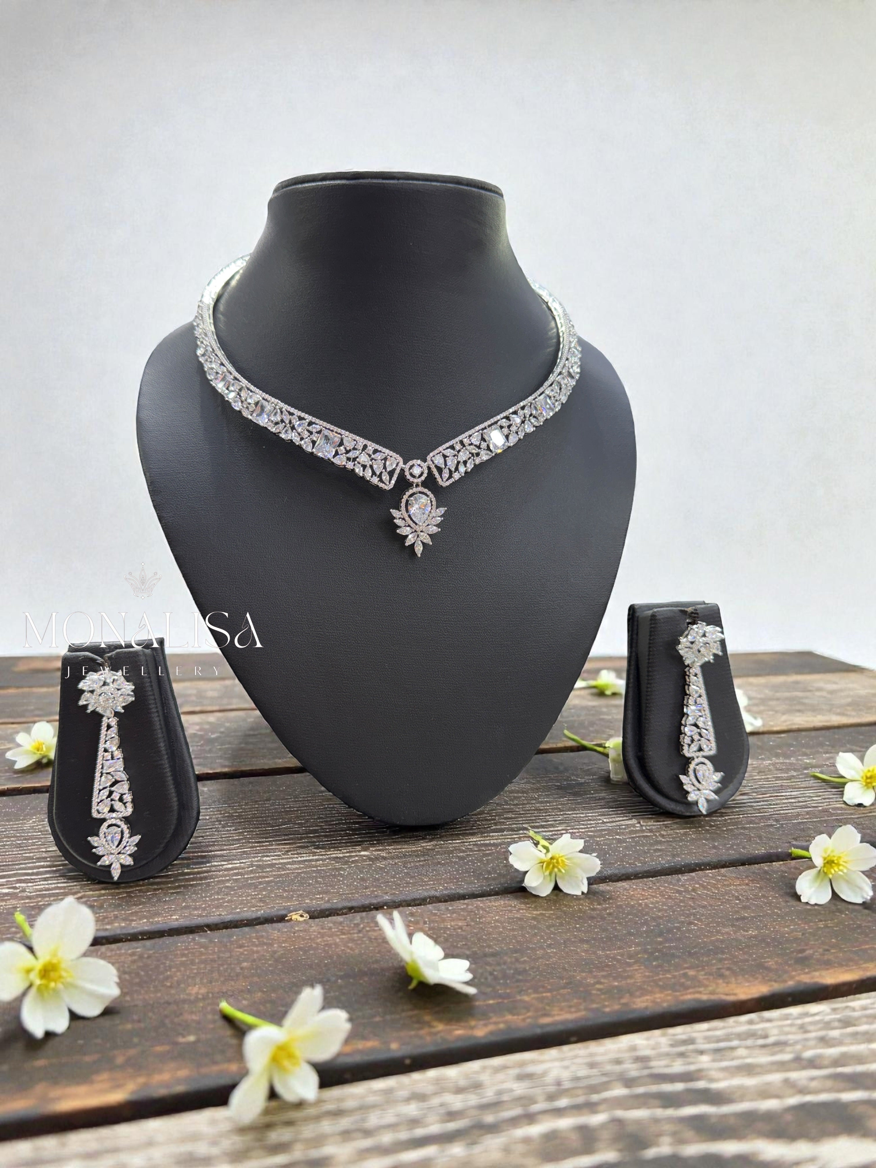 Mayira Diamond Hasli Necklace Set