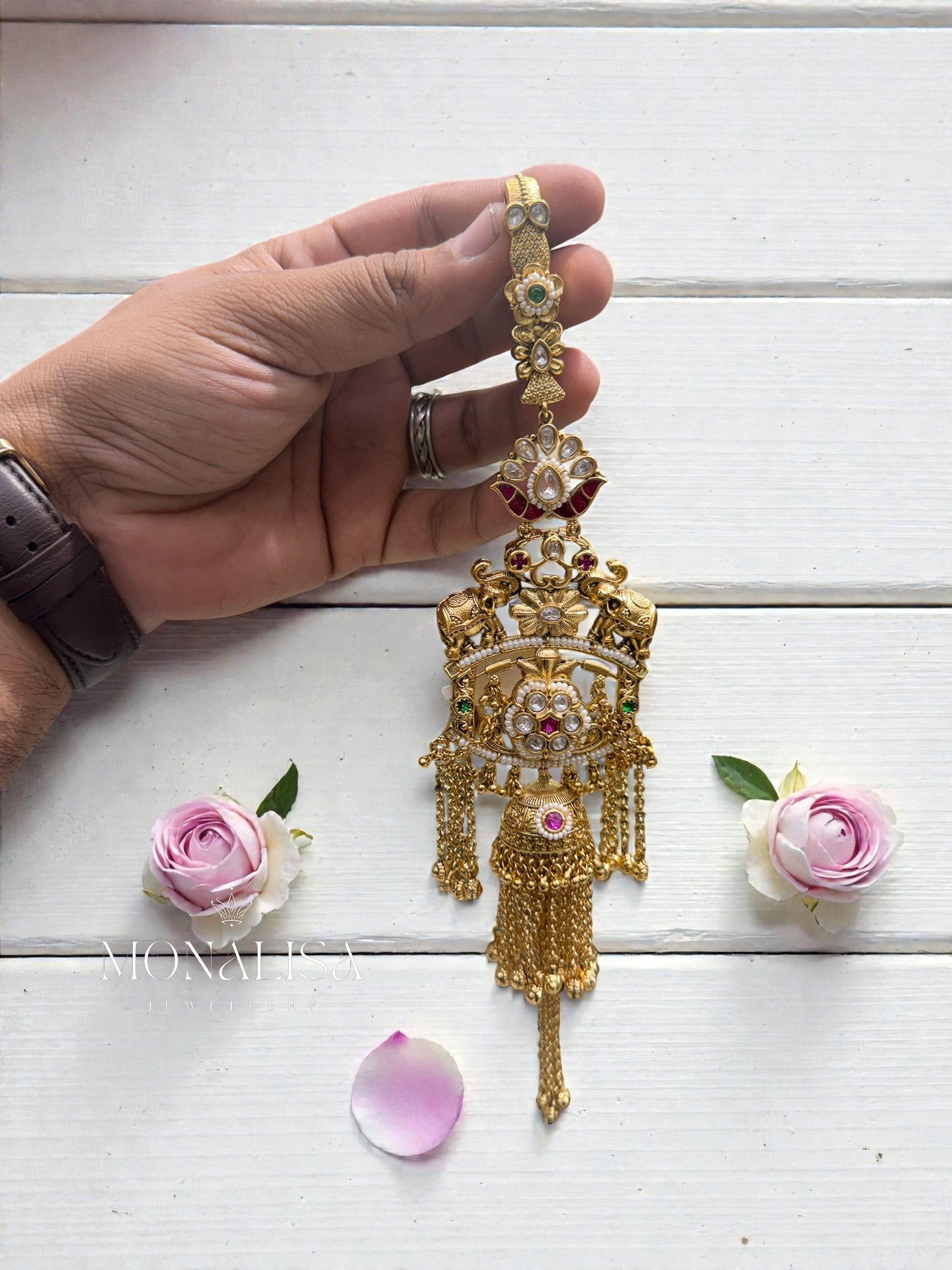 Javika Antique Designer Challa