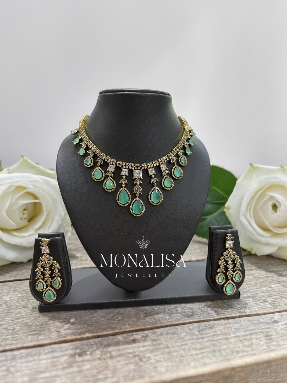 Sparkling Designer Necklace Set