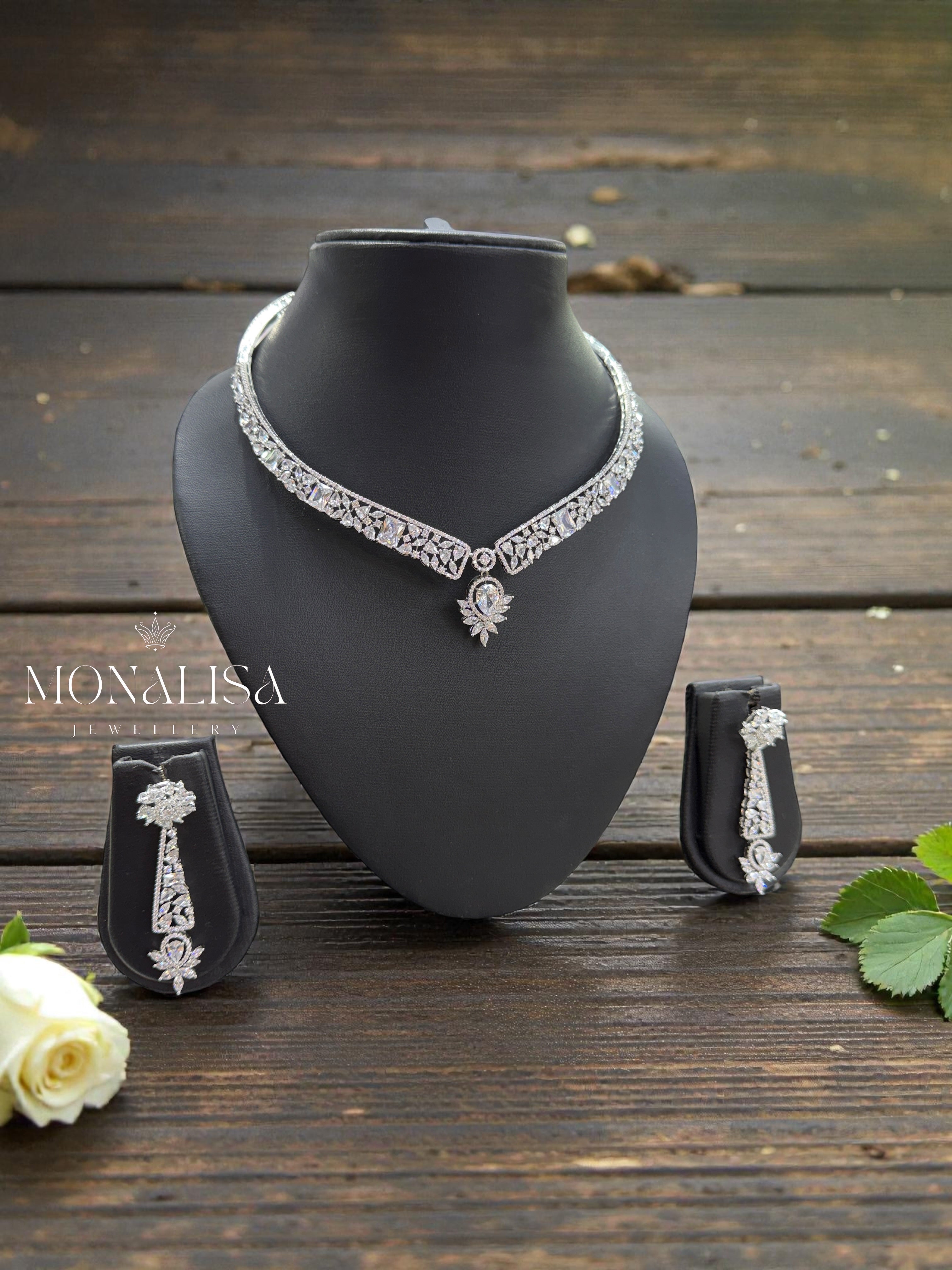 Mayira Diamond Hasli Necklace Set