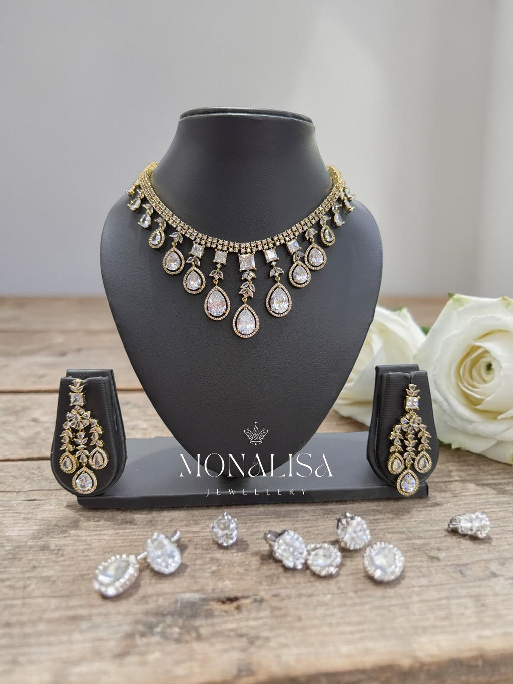 Sparkling Designer Necklace Set
