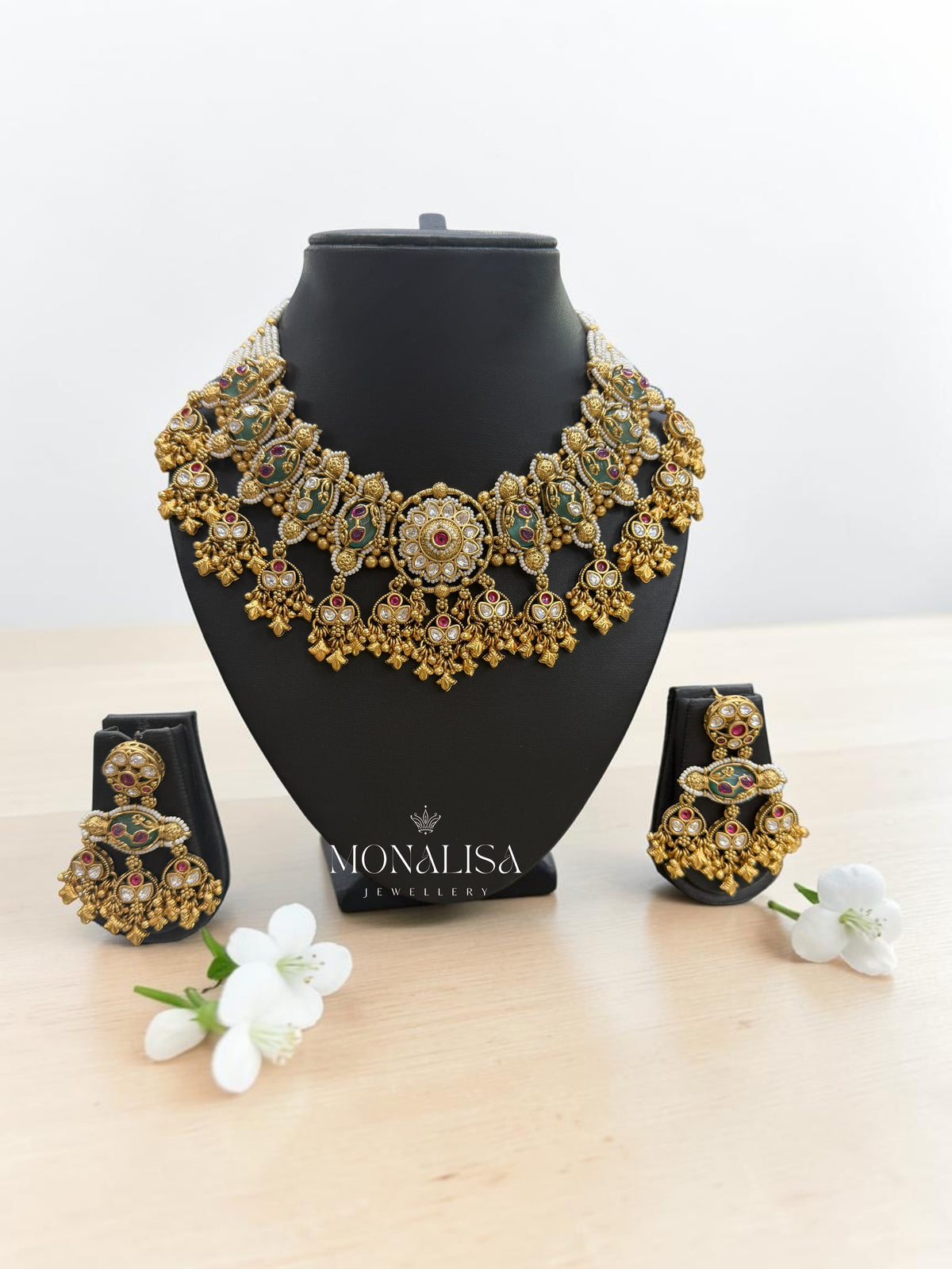 Vishnuva Antique Designer Necklace Set