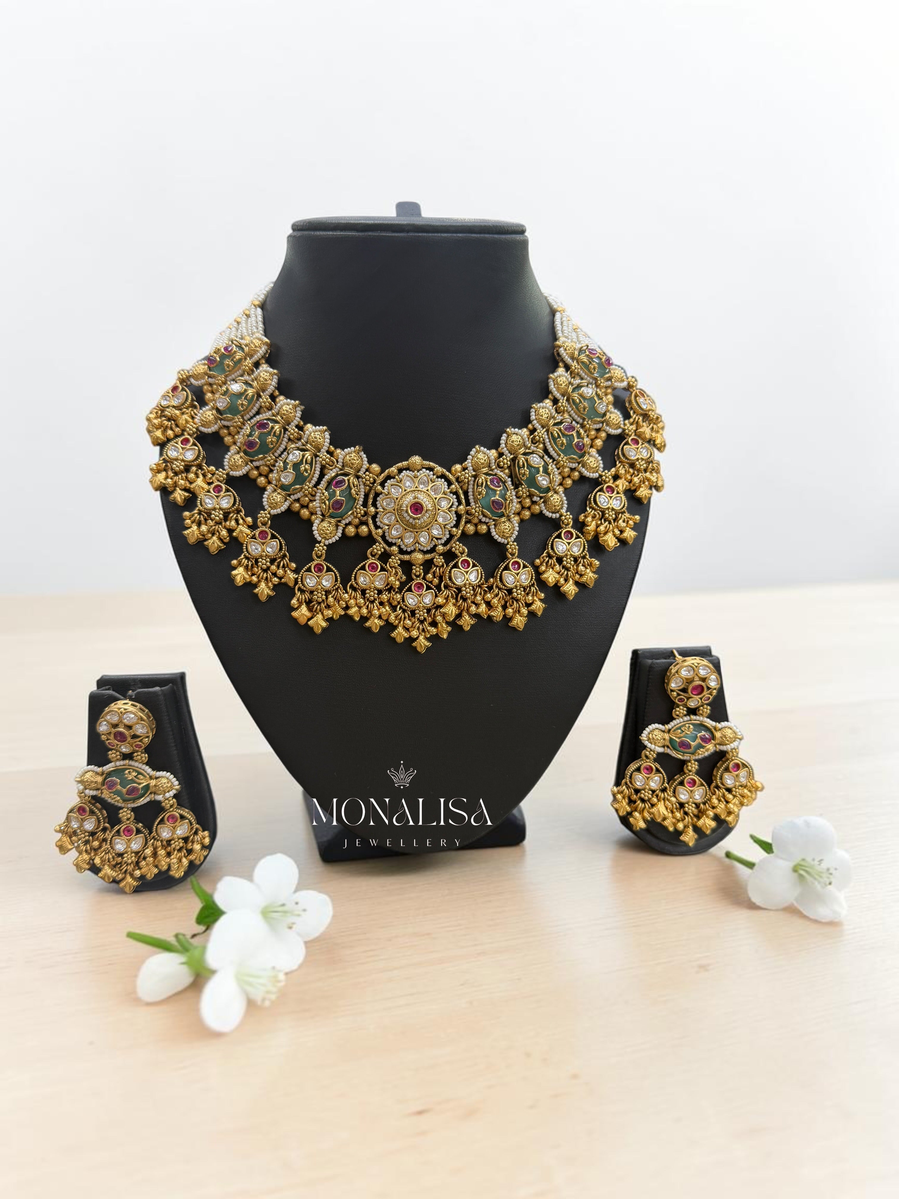 Vishnuva Antique Designer Necklace Set