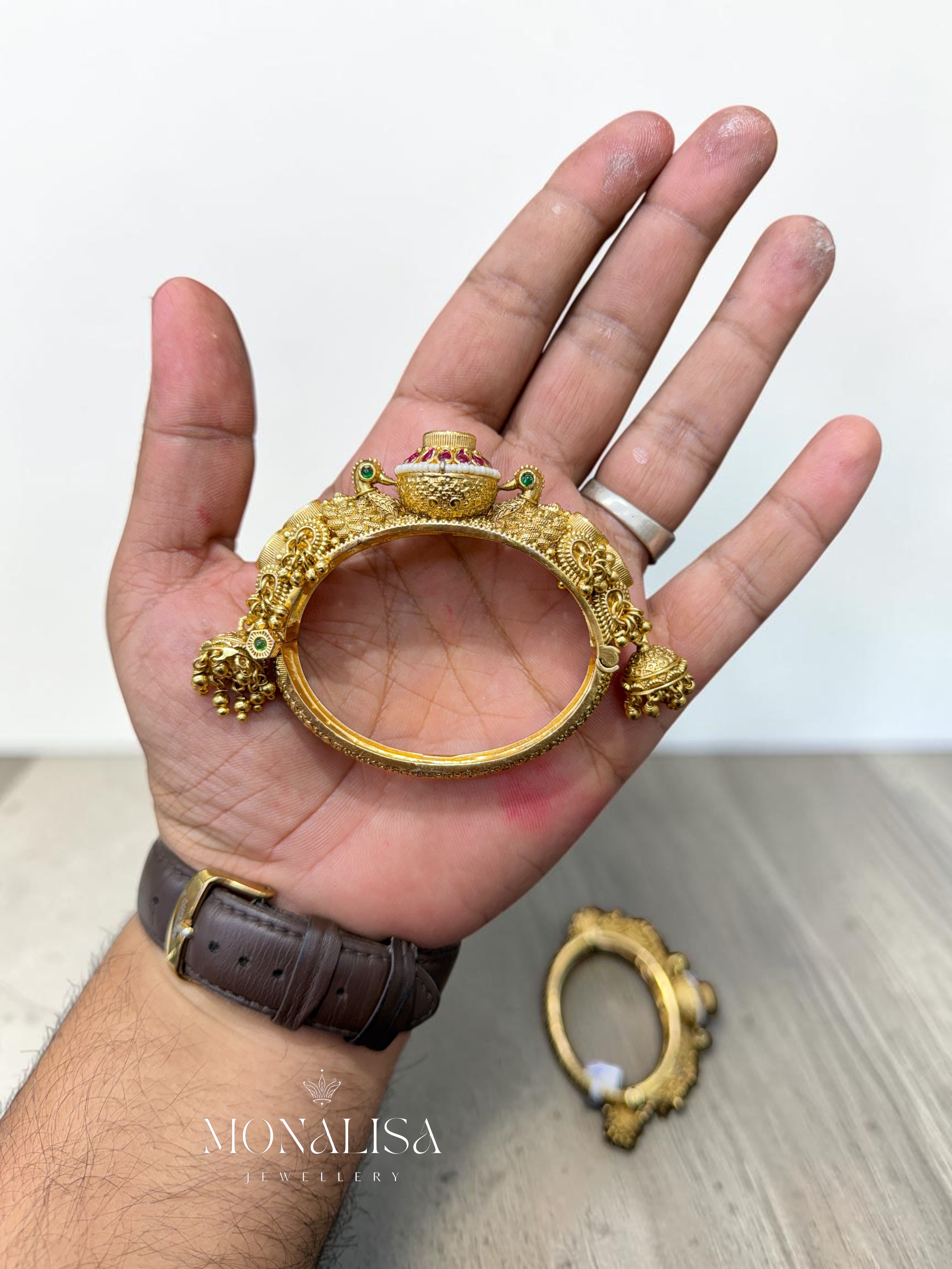 Vidhisa Antique Designer Bangles