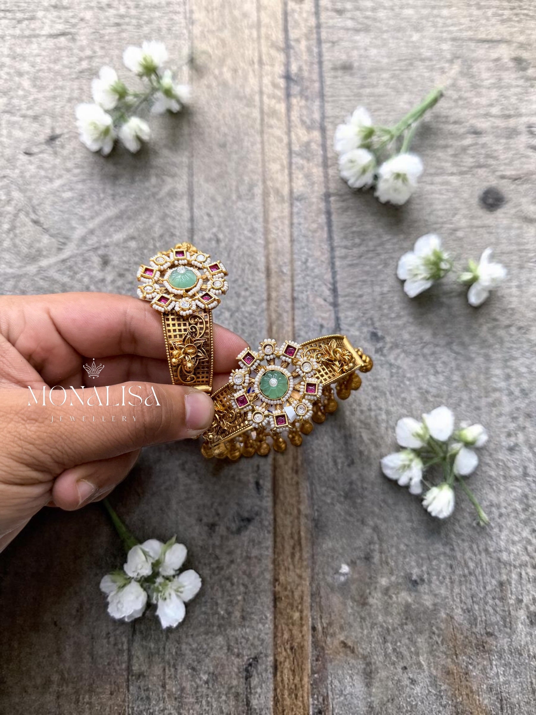 Ditya Antique Designer Bangles