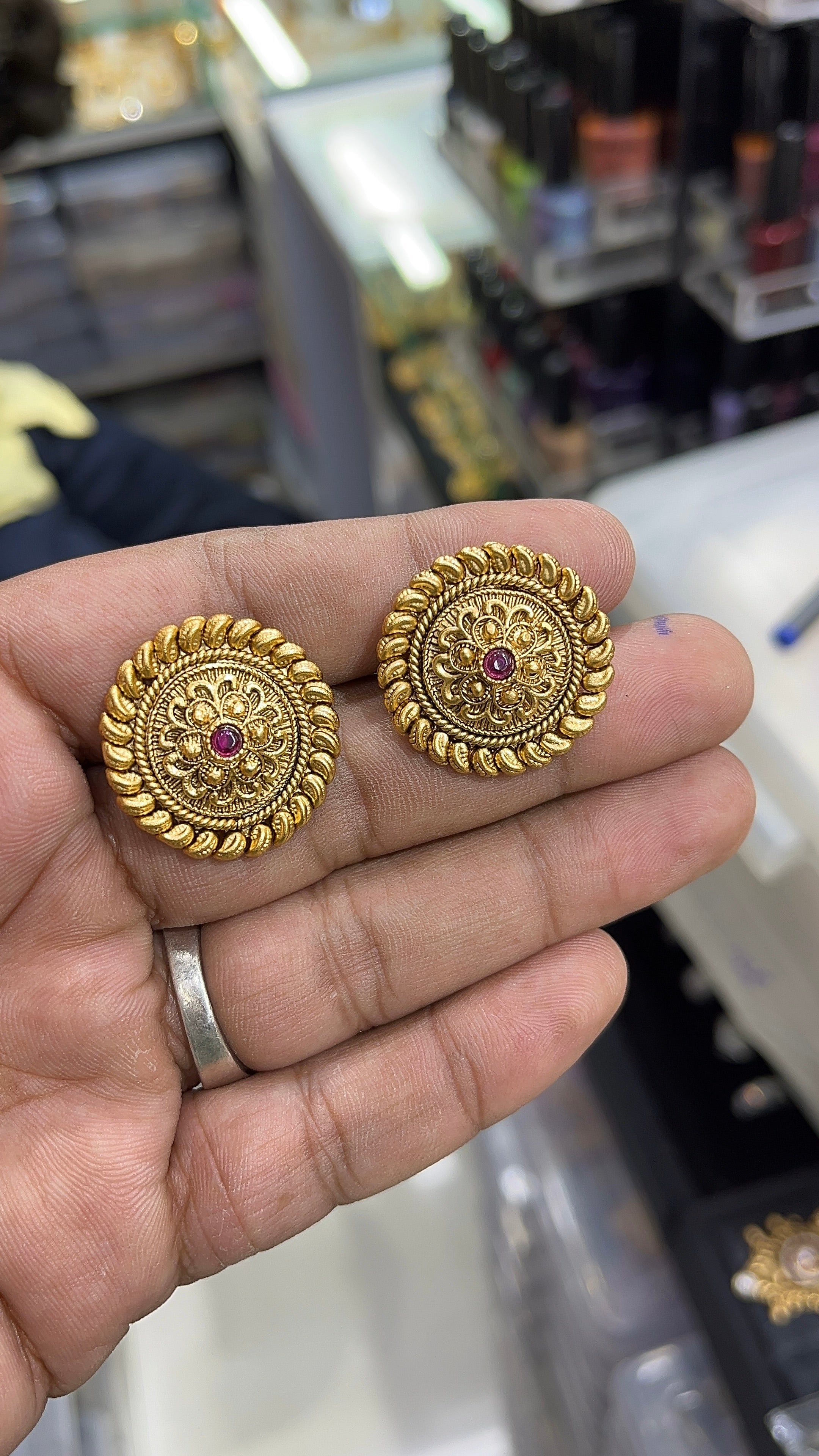 Ria Antique Designer studs