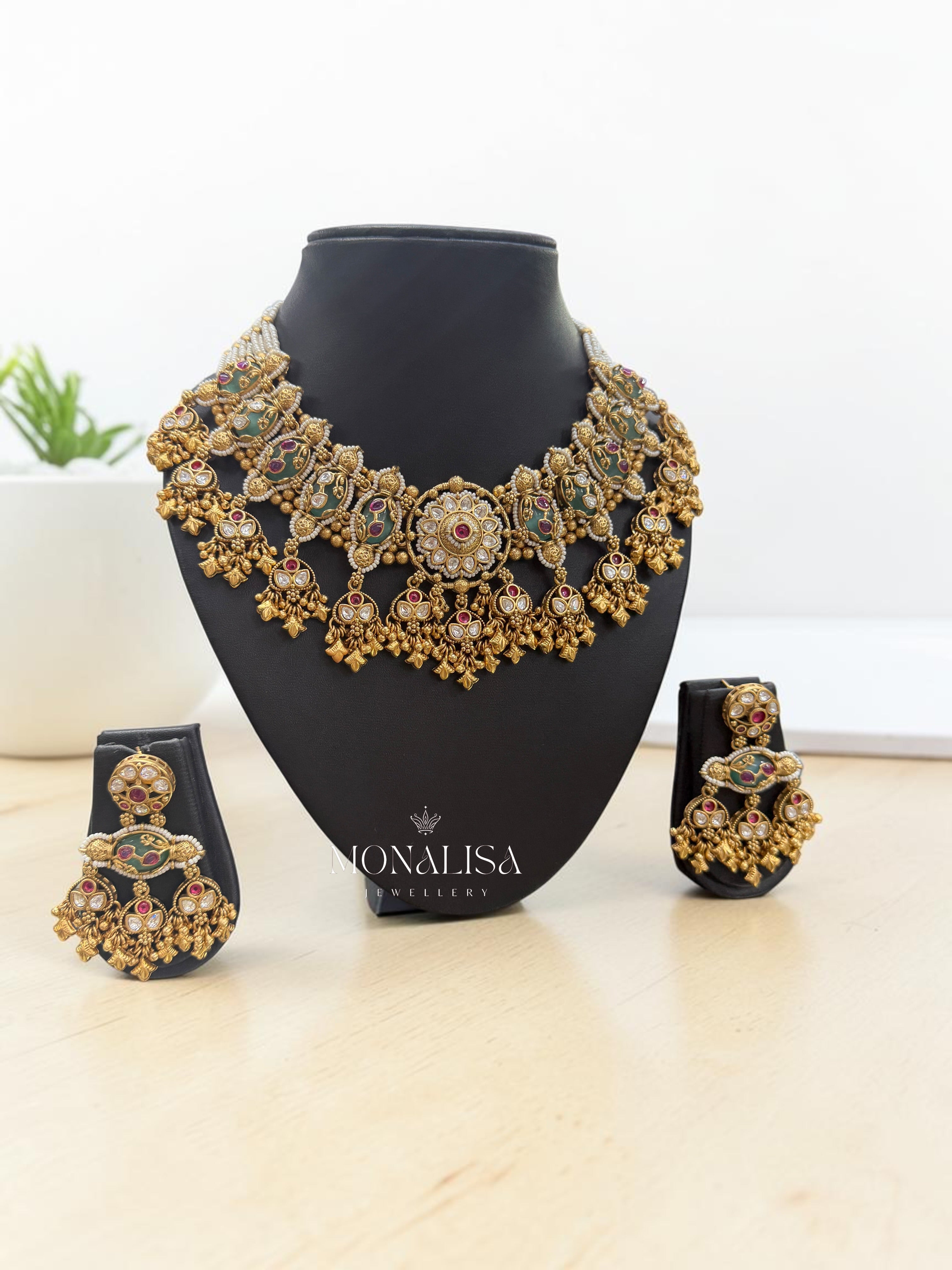 Vishnuva Antique Designer Necklace Set