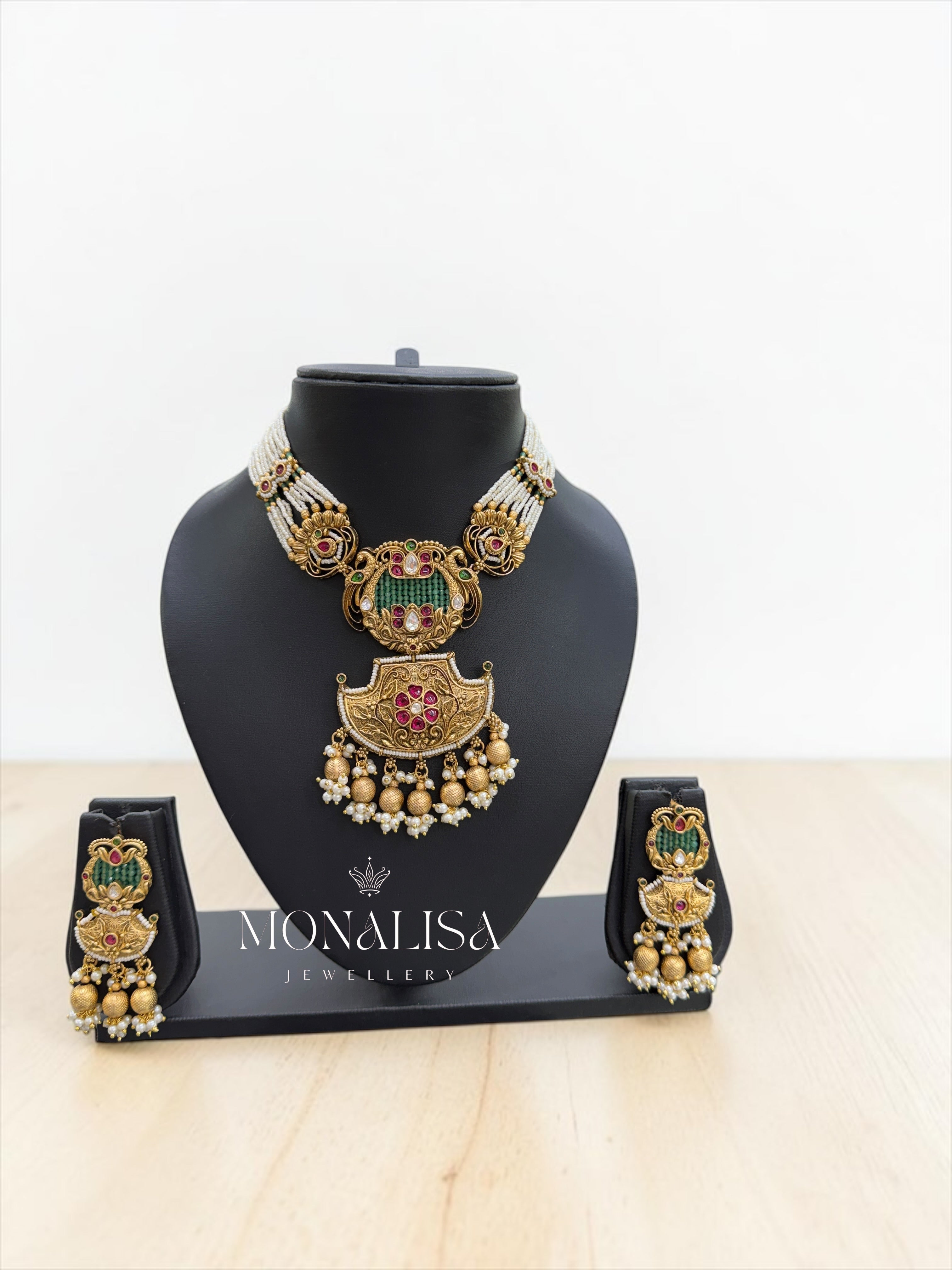 Vipsa Antique Designer Necklace Set