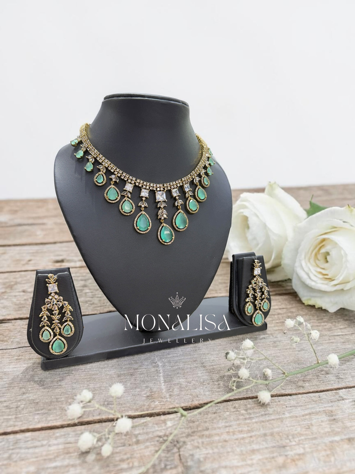 Sparkling Designer Necklace Set