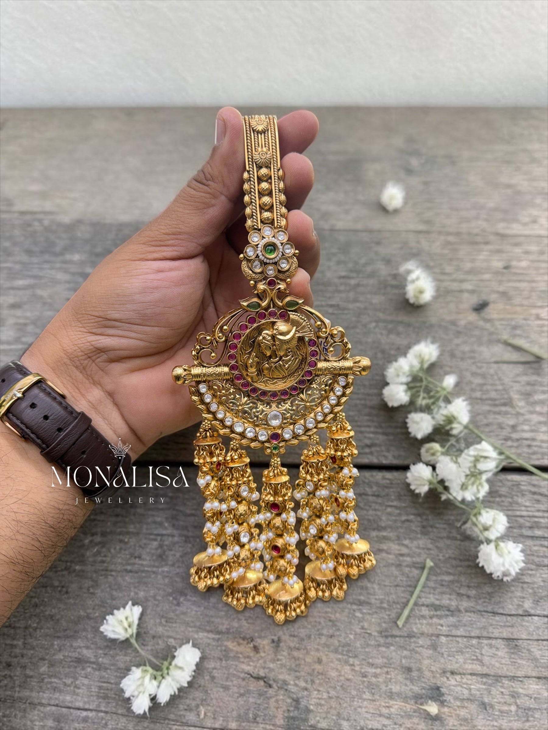 Maanvi Antique Designer Challa