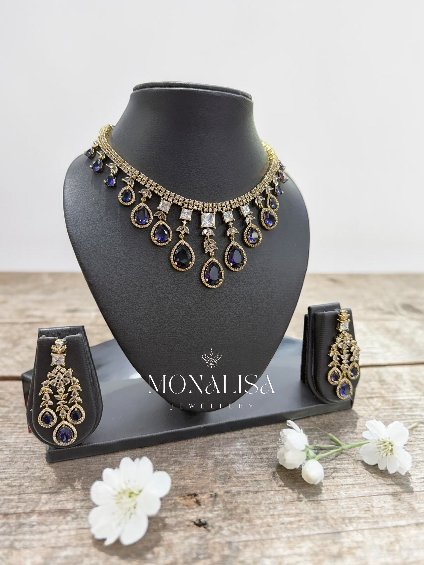 Sparkling Designer Necklace Set