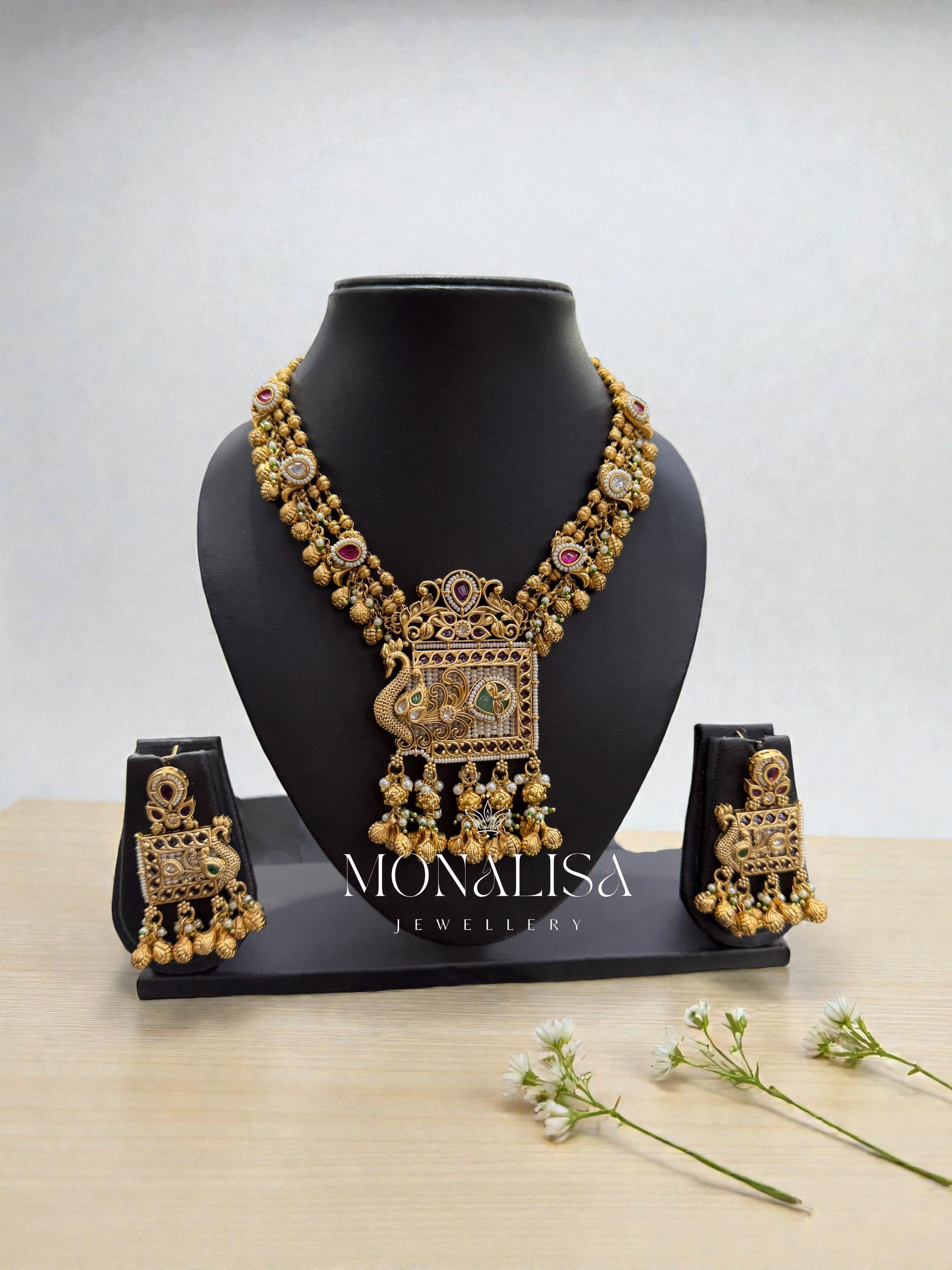 Aarna Antique Designer Necklace Set