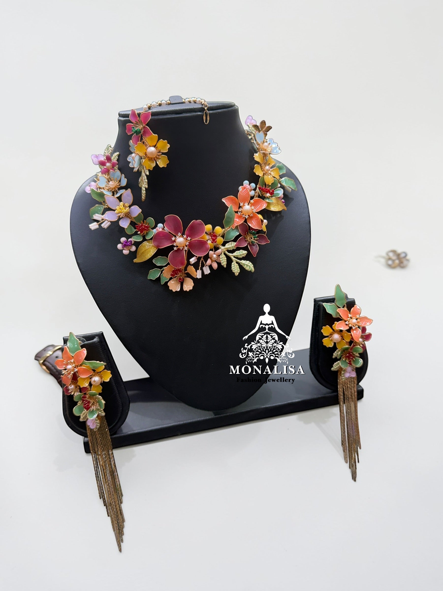 Sukti Resin Designer Necklace