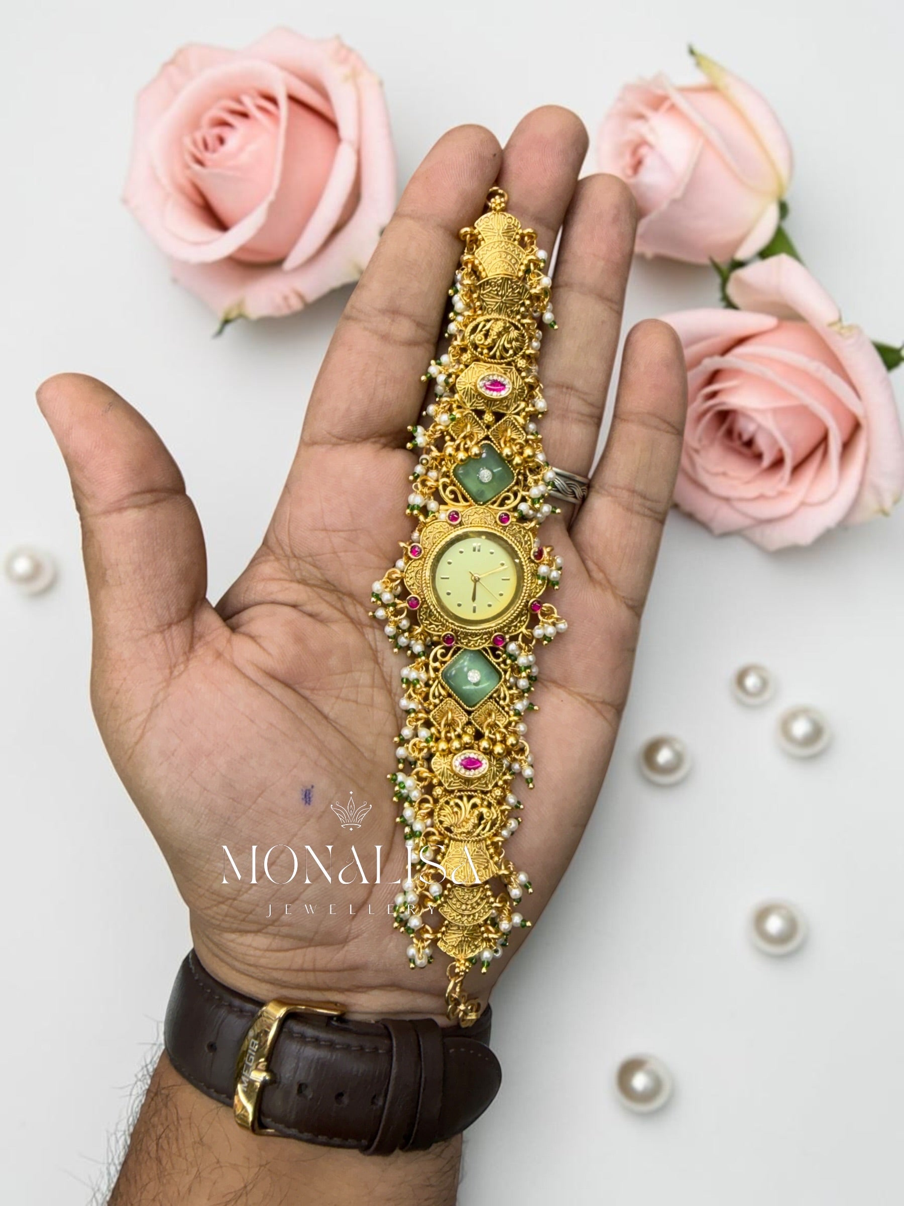 Surisa Antique Designer Watch