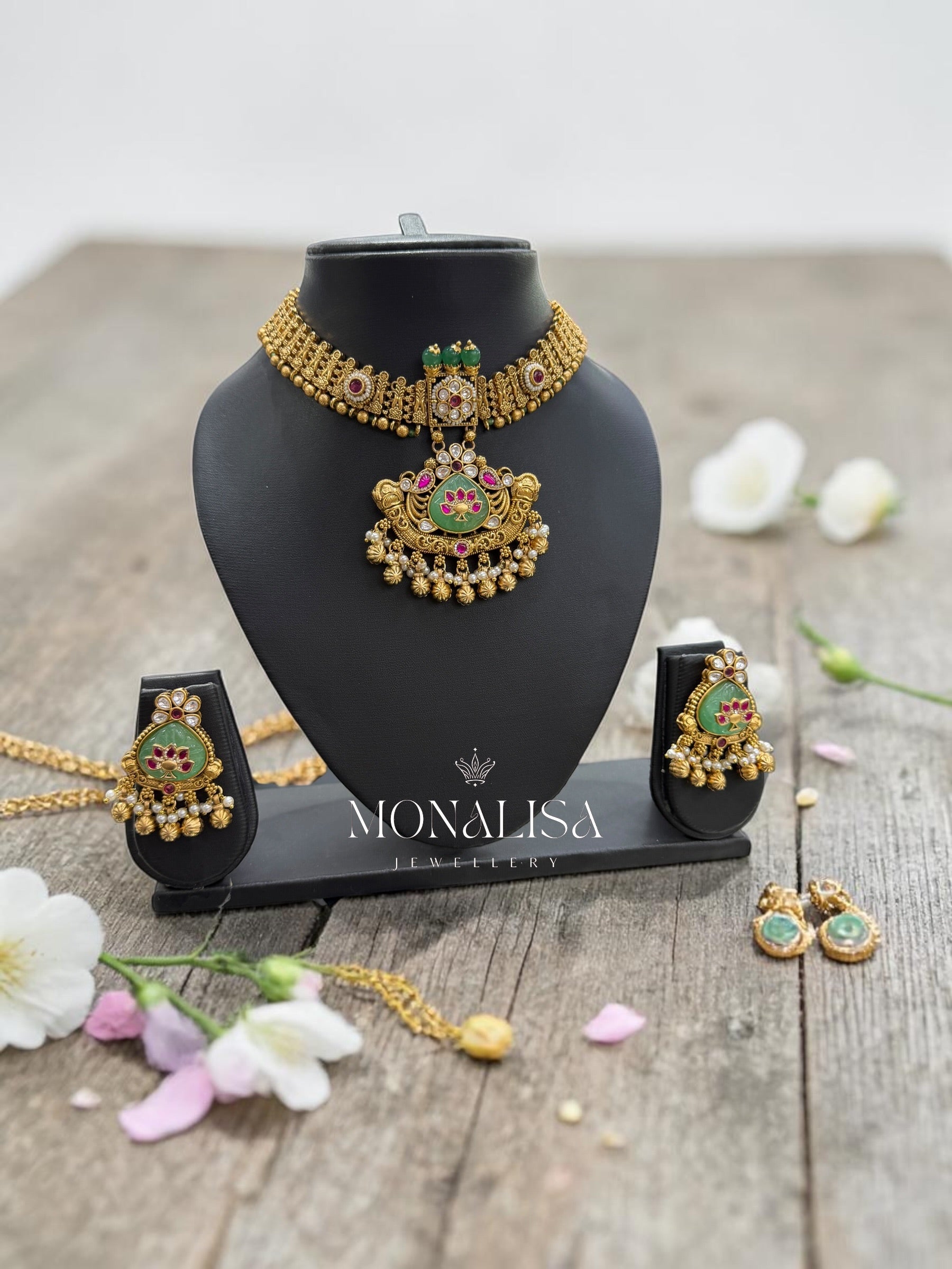 Hiralka Antique Designer Necklace Set